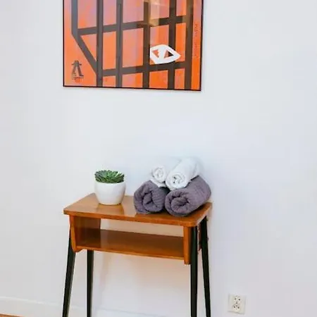 Bright And Elegant In The Area! Appartement