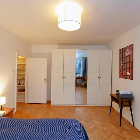 Bright And Elegant In The Area! *