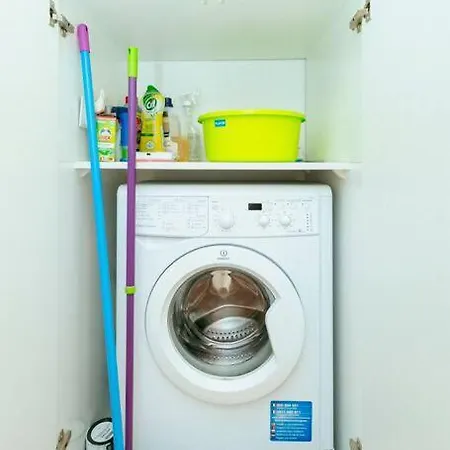 Bright And Elegant In The Area!