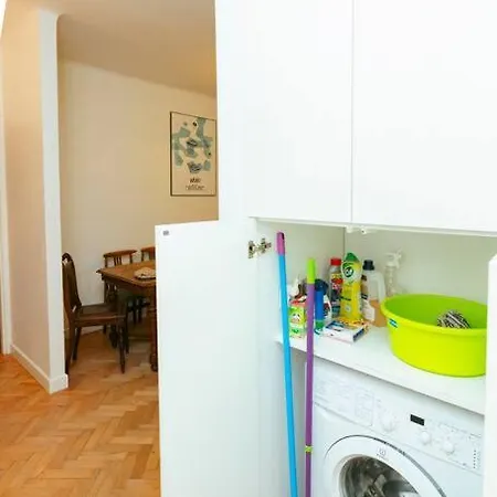 アパート Bright And Elegant In The Area! ワルシャワ