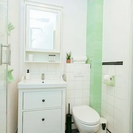 Bright And Elegant In The Area! アパート *