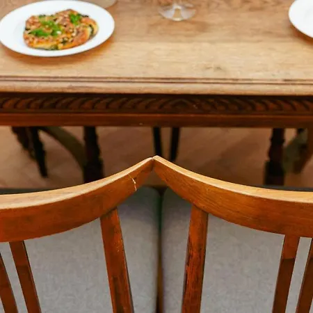 Bright And Elegant In The Area! * ワルシャワ