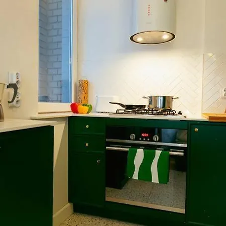 アパート Bright And Elegant In The Area! *